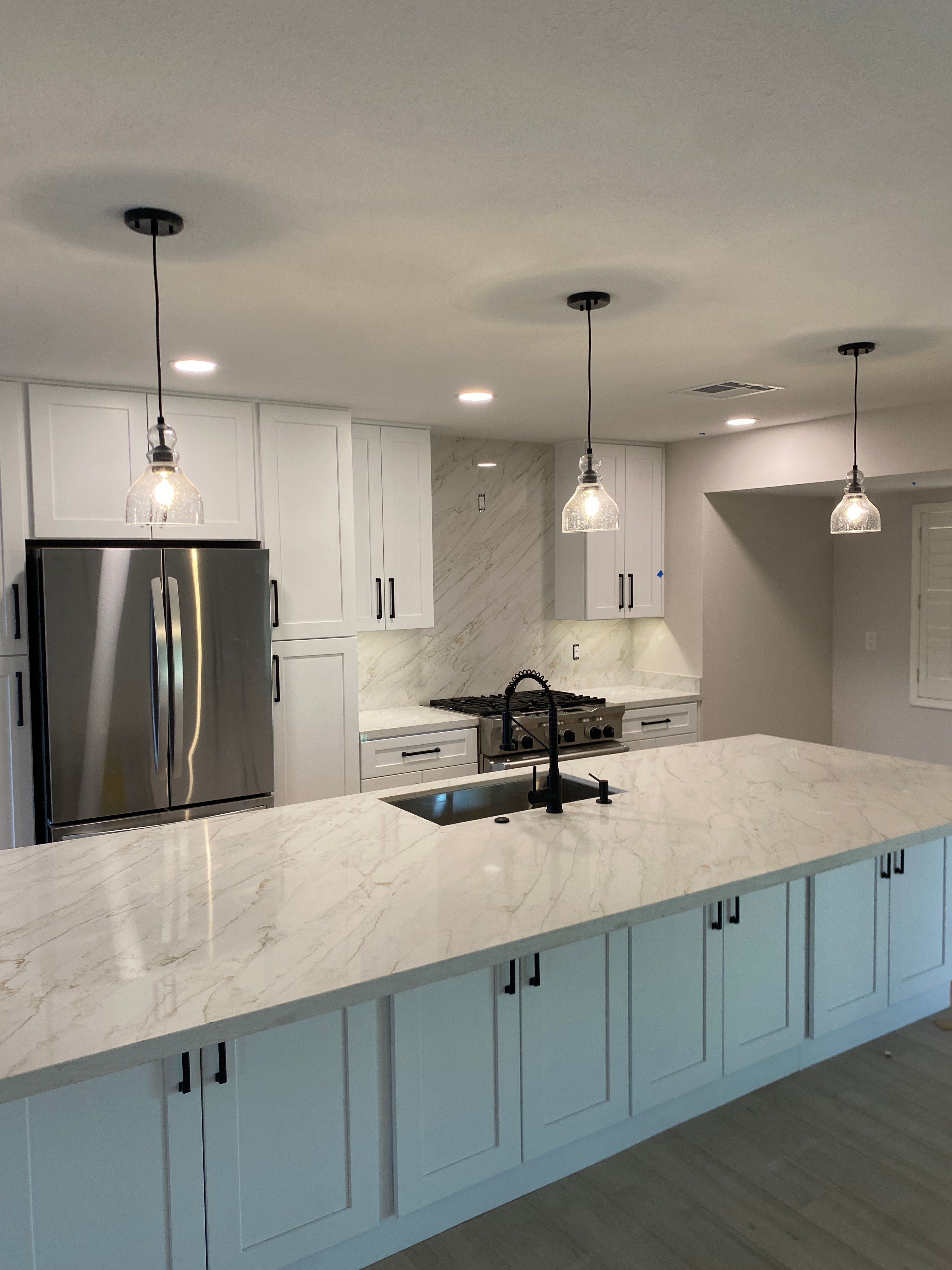 Quartz Kitchen with Full Backsplash