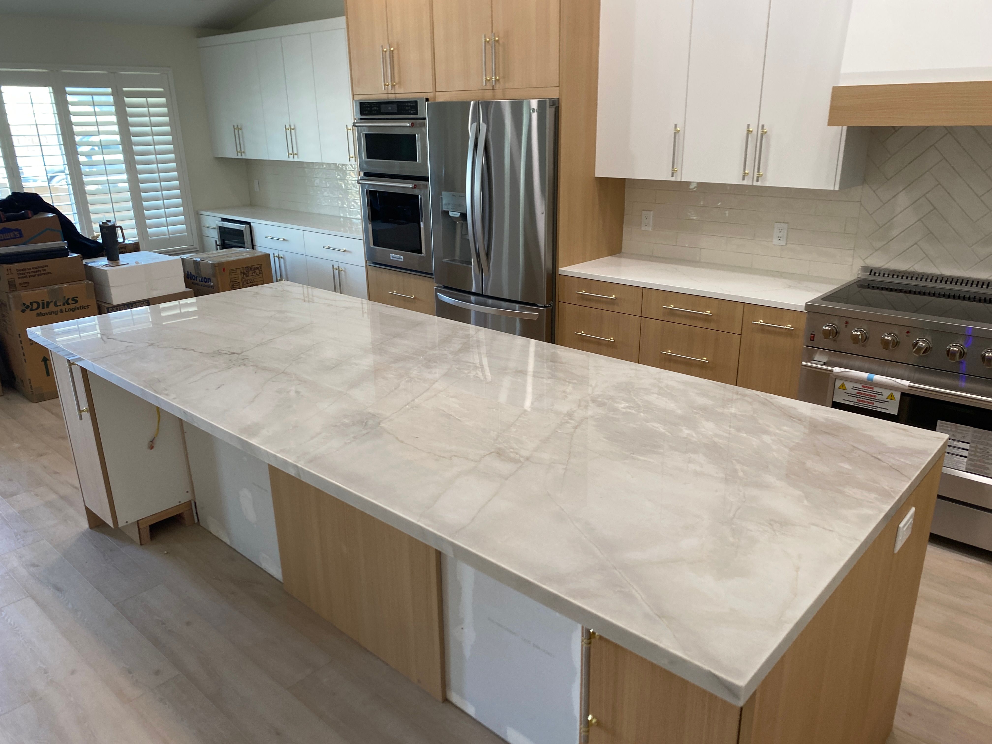 Calacatta Quartzite Island